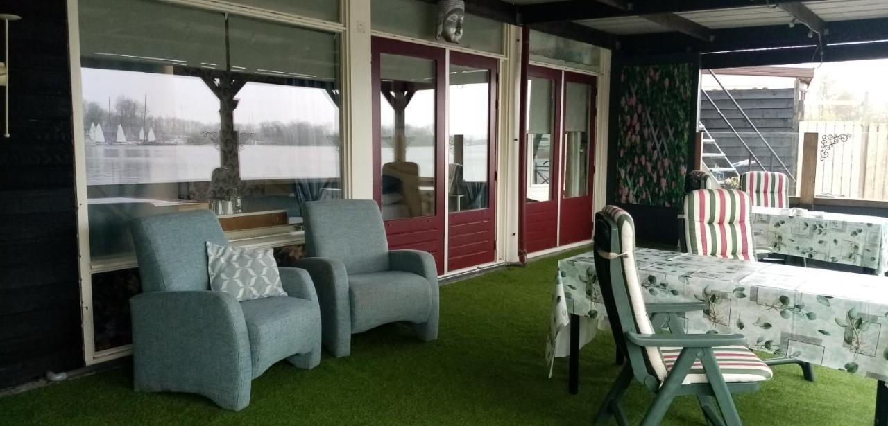 Aan Het Water Bed & Breakfast Earnewâld